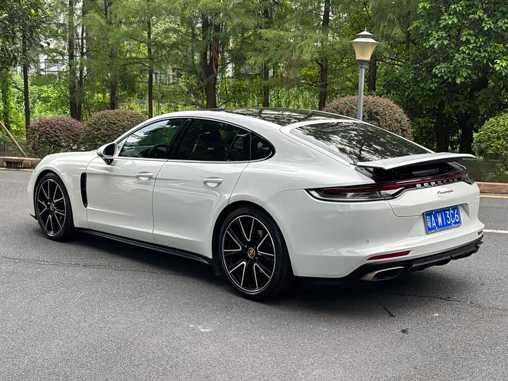 Фото 4 - Porsche Panamera