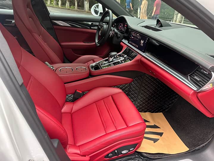 Фото 9 - Porsche Panamera