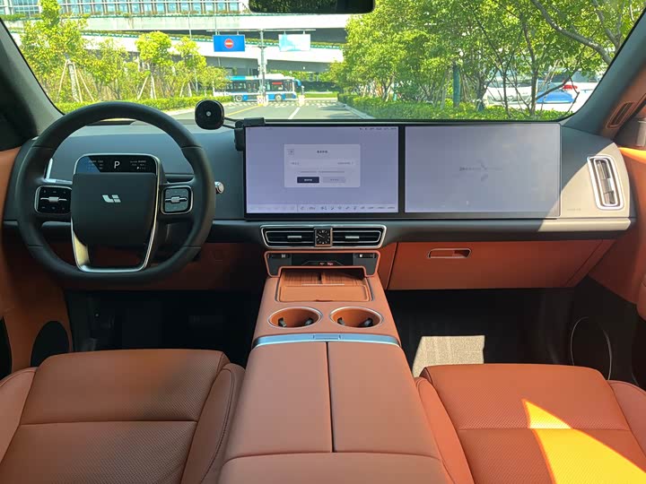 Фото 16 - LiXiang L6