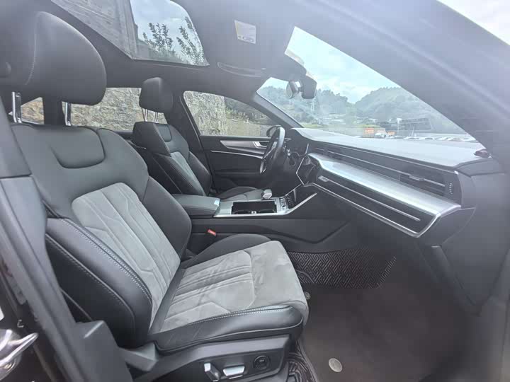 Фото 6 - Audi A6L