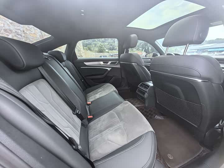 Фото 8 - Audi A6L