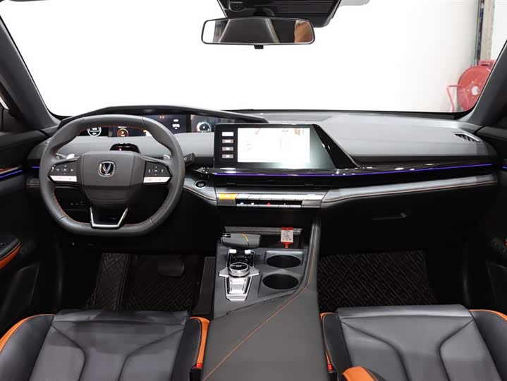 Фото 13 - Changan UNI-V