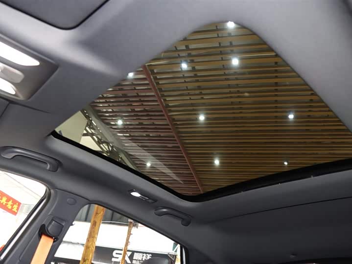 Фото 17 - Changan UNI-V