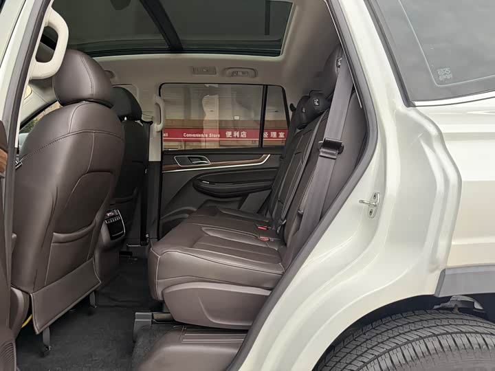 Фото 17 - Roewe RX8