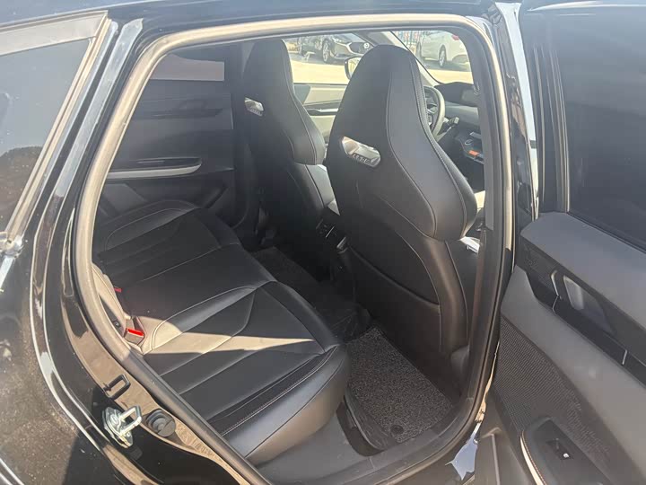 Фото 11 - Changan UNI-V