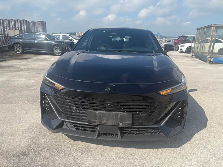 Фото 2 - Changan UNI-V