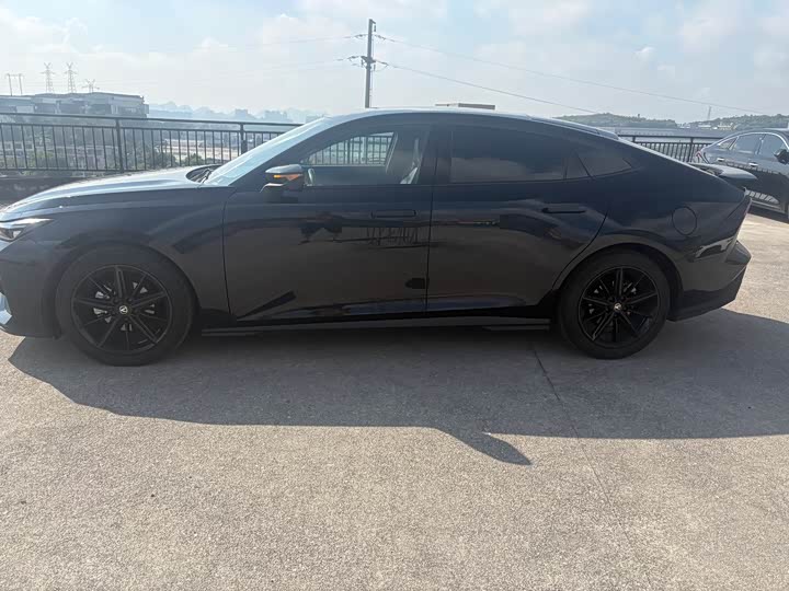 Фото 3 - Changan UNI-V