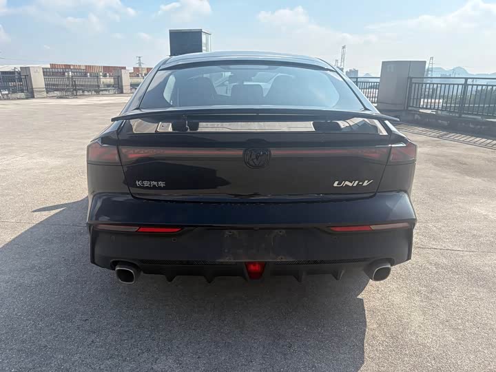 Фото 5 - Changan UNI-V