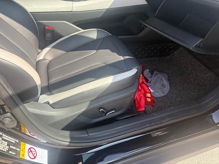 Фото 8 - Changan UNI-V