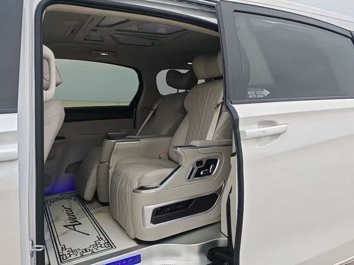 Фото 7 - Buick GL8 ES