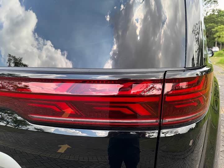 Фото 24 - Denza D9