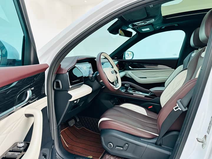 Фото 11 - Geely Monjaro