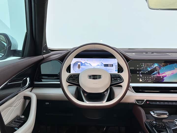 Фото 14 - Geely Monjaro