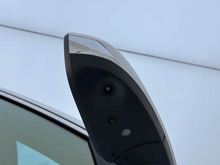 Фото 18 - Geely Monjaro