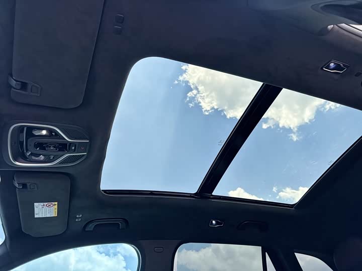 Фото 21 - Geely Monjaro