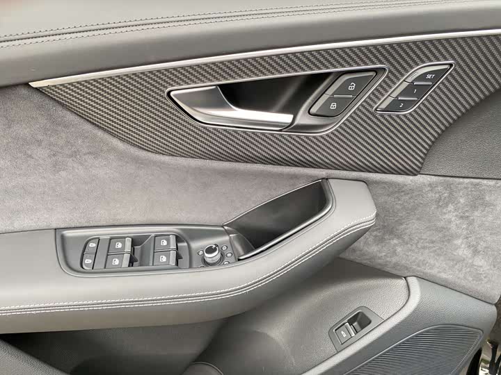 Фото 11 - Audi SQ7