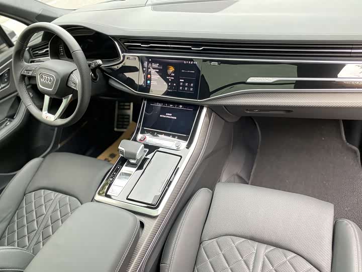 Фото 14 - Audi SQ7