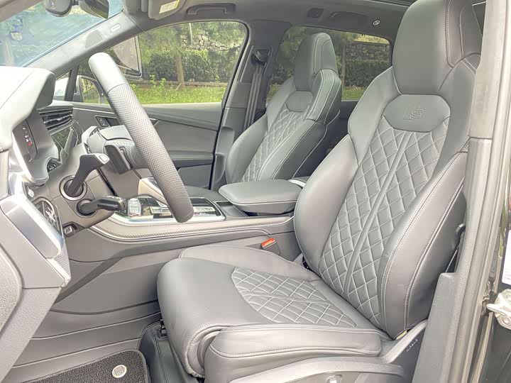 Фото 15 - Audi SQ7