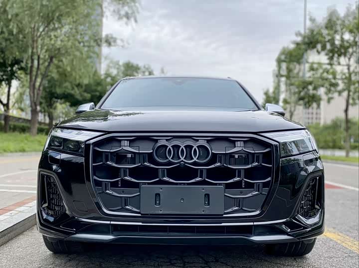Фото 2 - Audi SQ7