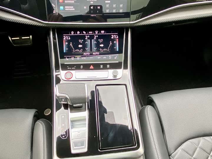 Фото 22 - Audi SQ7