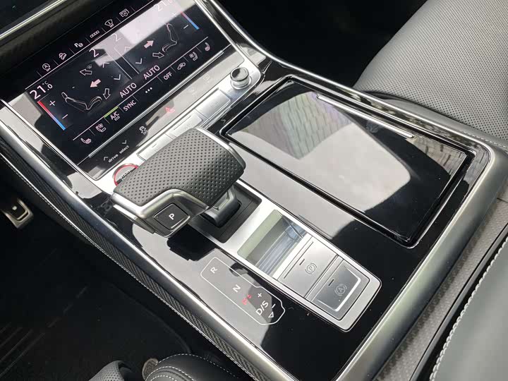 Фото 23 - Audi SQ7