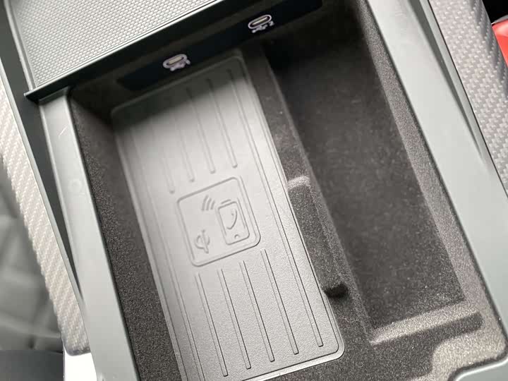 Фото 25 - Audi SQ7