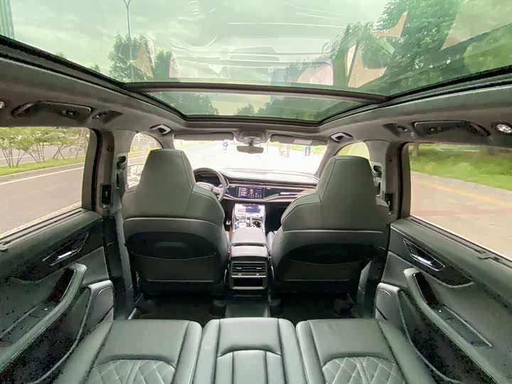 Фото 8 - Audi SQ7