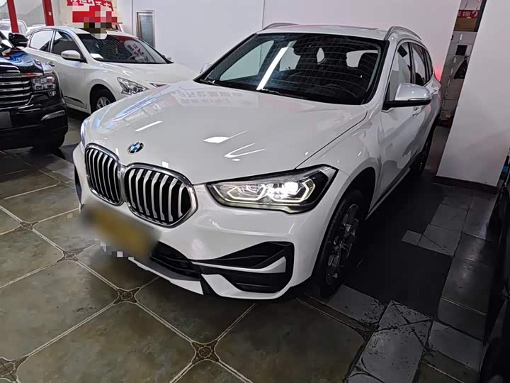 Фото 1 - BMW X1