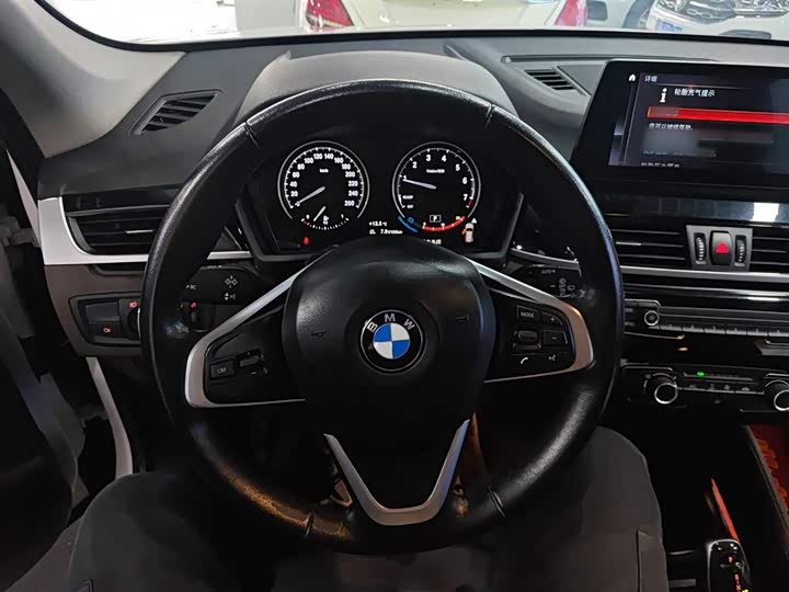 Фото 11 - BMW X1