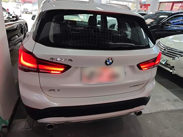 Фото 6 - BMW X1