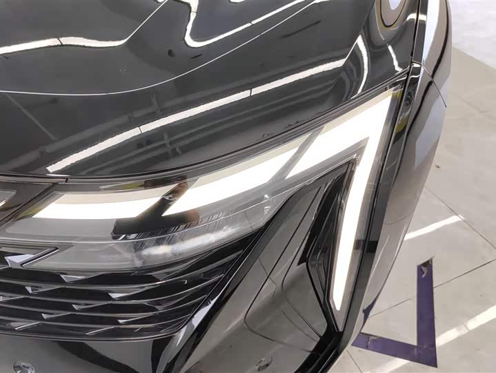 Фото 5 - Geely Atlas L