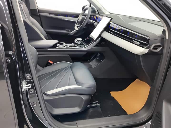 Фото 7 - Geely Atlas L