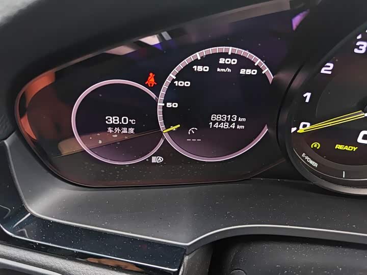 Фото 9 - Porsche Cayenne Hybrid