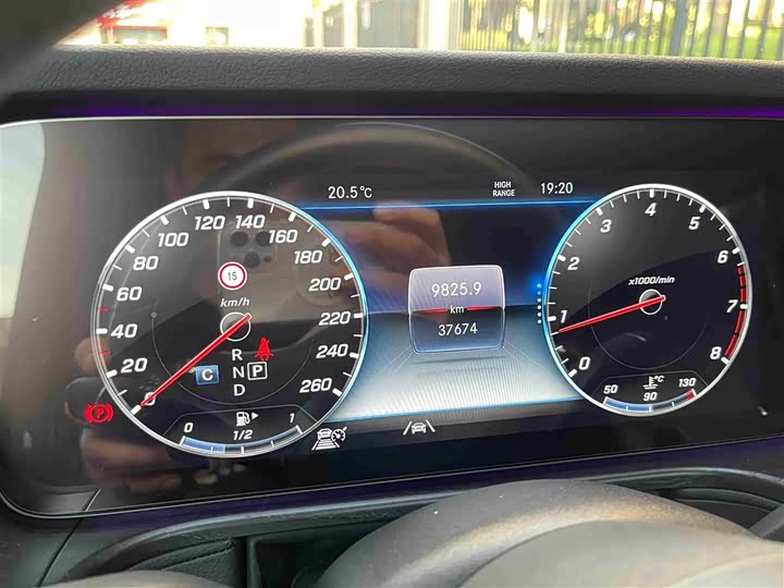 Фото 10 - Mercedes-Benz G-Class