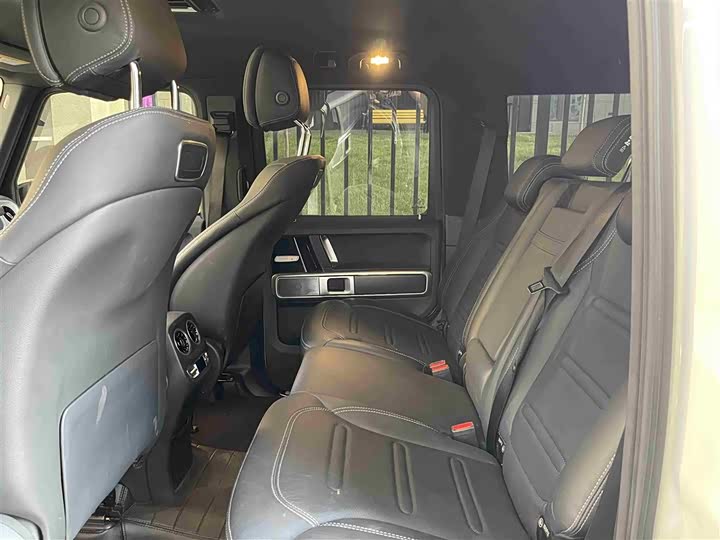 Фото 9 - Mercedes-Benz G-Class