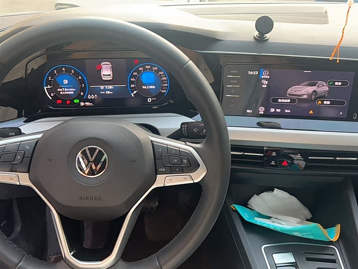 Фото 10 - Volkswagen Golf