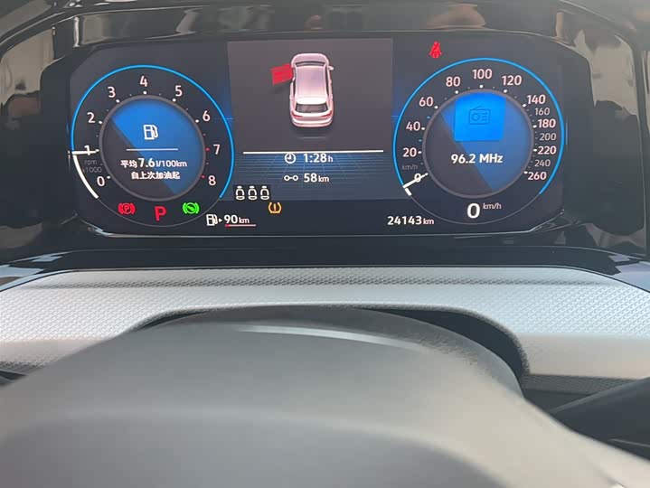 Фото 11 - Volkswagen Golf