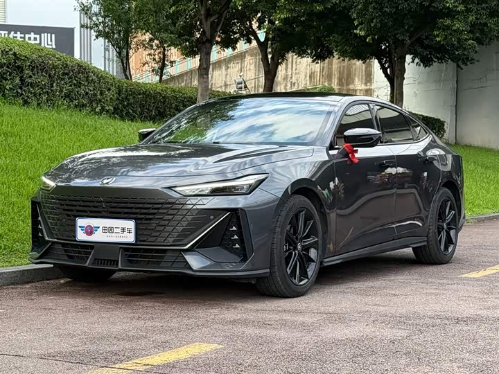 Фото 1 - Changan UNI-V