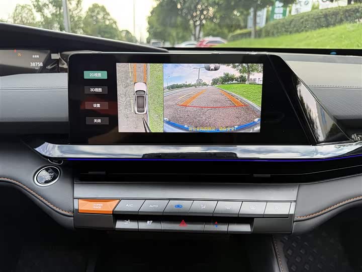 Фото 11 - Changan UNI-V