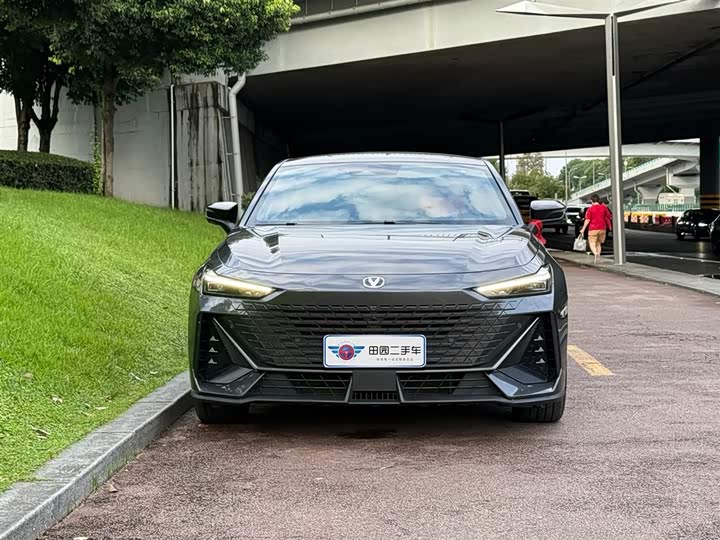 Фото 2 - Changan UNI-V