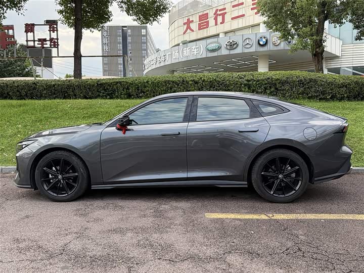 Фото 3 - Changan UNI-V