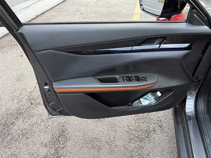 Фото 6 - Changan UNI-V