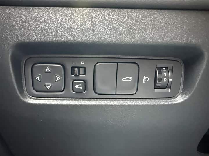 Фото 9 - Changan UNI-V