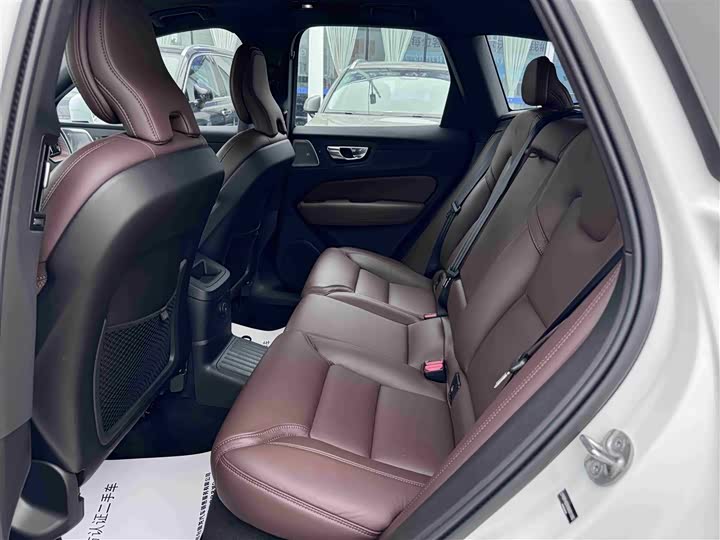 Фото 12 - Volvo XC60 Hybrid