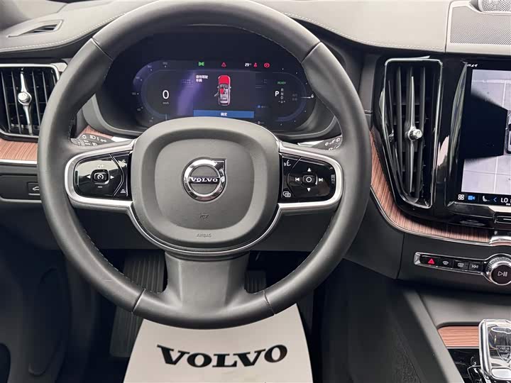 Фото 7 - Volvo XC60 Hybrid