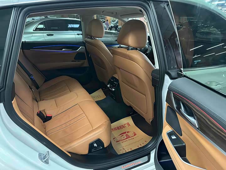 Фото 8 - BMW 6 Series GT