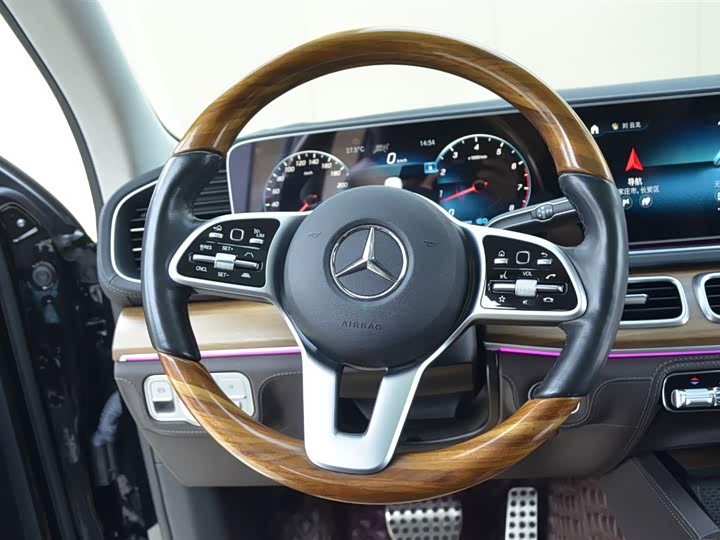 Фото 10 - Mercedes-Benz GLS-Class