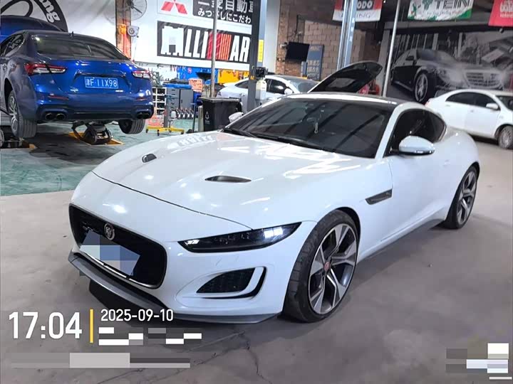 Фото 1 - Jaguar F-Type