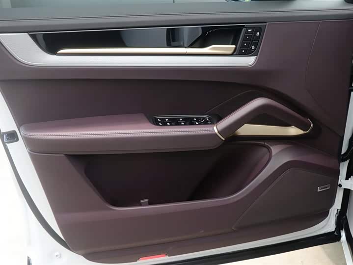 Фото 10 - Porsche Cayenne