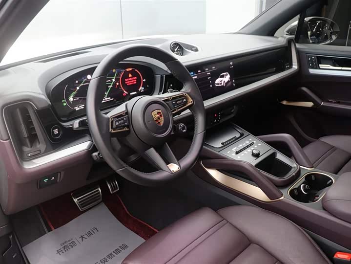 Фото 14 - Porsche Cayenne